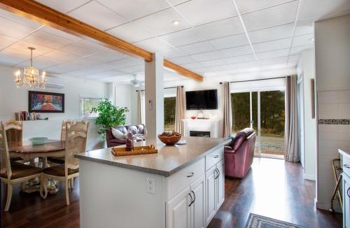 Southeast Kelowna House | Pet Friendly Licensed Suite on Haskap Farm