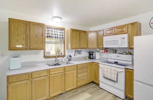 Montello House | Pet-Friendly Montello Home w/Fire Pit!