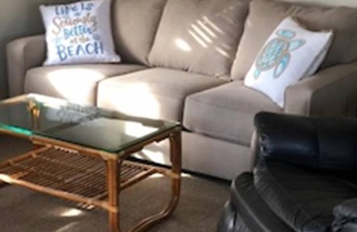 Ship Bottom House | Pet Friendly. Oceanside. WIFI. DOG friendly home, located in Ship Bottom Ocean Side Duplex 1st Fl 77708