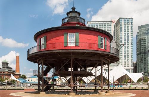Inner Harbor Hotel | Pier 5 Hotel Baltimore
