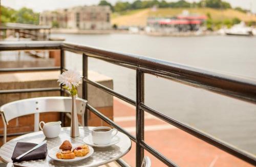 Inner Harbor Hotel | Pier 5 Hotel Baltimore