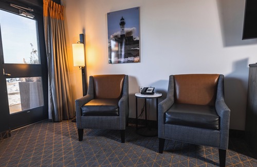 Downtown - Waterfront Hotel | Pier B Resort
