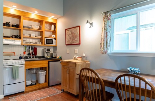 Sappho House | ‘Pine’ Riverfront Cabin near Olympic National Park
