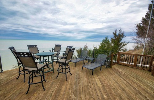 Grand Bend Cottage | Pinepoint Lakefront Cottage- Ultimate Luxury In Southcott Pines!