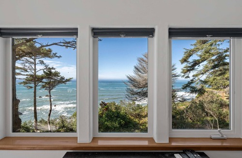 Gold Beach House | Pirate Cove Summary: