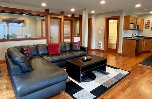 Otter Point House | Points West Oceanfront Resort 3 Bed Ocean Point House A
