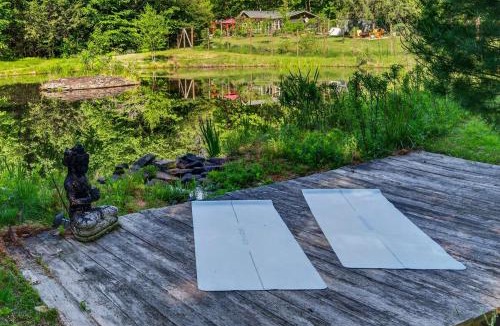Kerhonkson House | Pondview Cabin Hot tub fire pit private pond