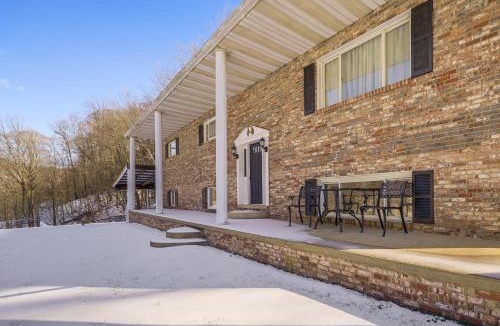 Belle House | Pool Table + Private Porch: Peaceful Apt in Belle