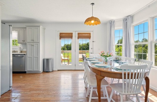 Bee Spring House | Pool Table, Theater, Fire Pit, Volleyball Court, and Game Room