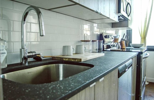 Center City Apartment | Poor Richard Studio at Kestrel Hotel