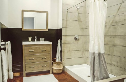 Center City Apartment | Poor Richard Studio at Kestrel Hotel