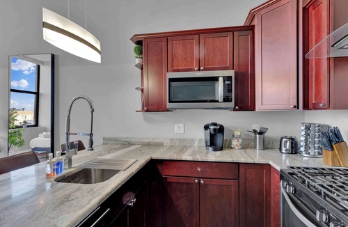 Olde Kensington Apartment | Prime Studio | Close to Center City | 1 Bed | Gym