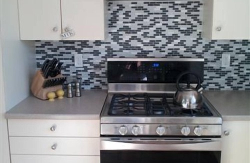 Clearwater Beach House | Pristine East Hampton Getaway! Walk to Private Beach! Huge Outdoor Shower!