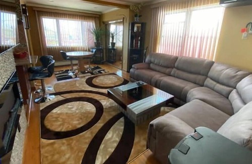 Valley Stream Bed & Breakfast | Pristine & Luxury 3 Bed and Breakfast JFK NYC
