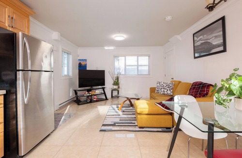 Fraserview House | Private 2BR 2Bath Suite - Sunset Vancouver