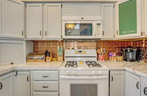 Ferrysburg House | Private Beach Access! Lake Michigan Family Getaway