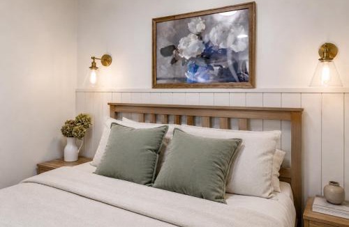 Pemberton Heights Apartment | Private Bright Garden Suite in Pemberton Heights