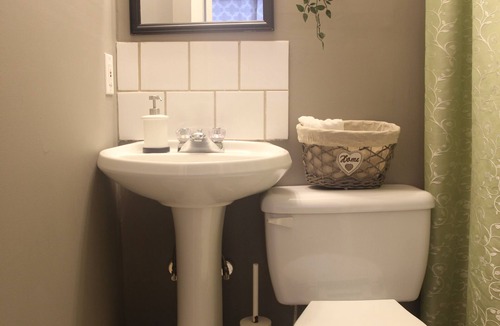 Maple Ridge Apartment | Private & Cute Studio Apartment