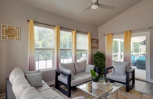 Golts Apartment | Private Deck & Shared Pool: Townsend Apartment