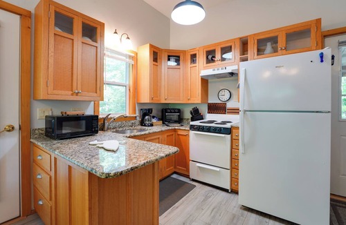 Augusta Cottage | Private Dock & Deck: Tranquil Dam Pond Cottage!