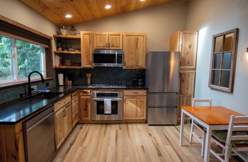 Sequim Cabin | Private Evergreen Hideaway