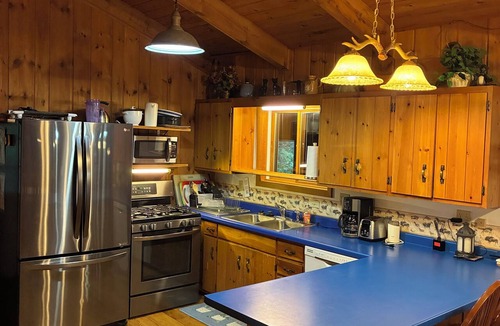 Hazelhurst House | Private lakefront cabin-modern amenities-AC-kayaking, fishing, exploring nature
