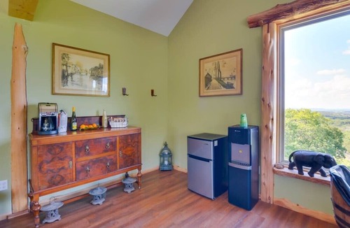Eureka Springs House | Private Pool | Private Hot Tub | No Cleaning Fee
