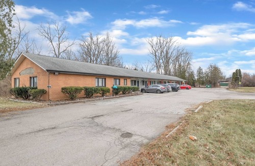 Riverview Apartment | Private Room & Bath Brownstown Near Detroit