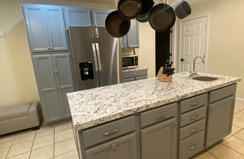 Saugerties House | Private/Secluded 4 Bdrm with HotTub & Steam Shower