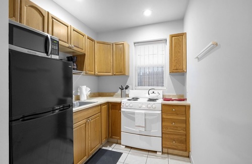 Graduate Hospital Apartment | Private Studio w/Cozy Yard