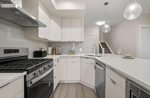 Sage Hill Apartment | Private Suite for Couples Friends and New Families
