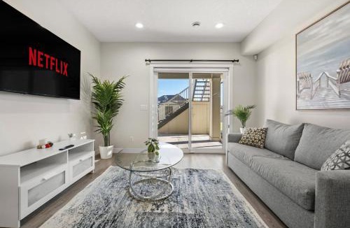 Sage Hill Apartment | Private Suite for Couples Friends and New Families