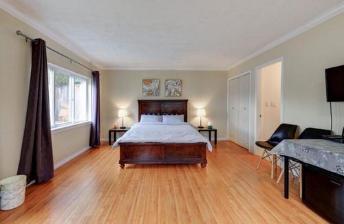 Seafair House | Private Suite with Separated Entrance Monica's Home