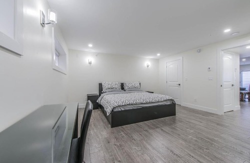 White Rock Apartment | Private Vacation Guest Suite Near Beach