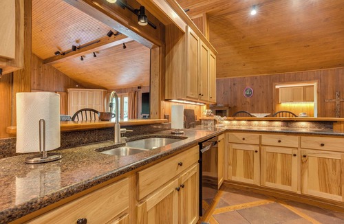 Ruffin House | Private Walterboro Estate w/Deck + Fire Pit!
