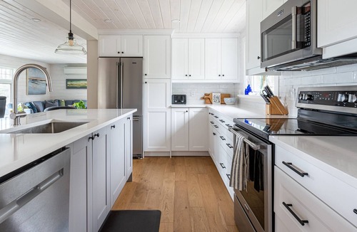Queens House | Puddin’ Pan - Ocean Front Cottage w Beach Access