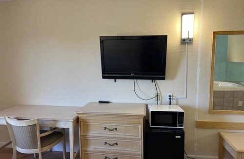 Richmond Hotel | Quality Quarters Inn