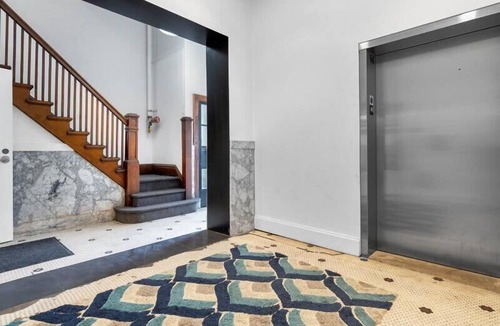 Downtown Des Moines Apartment | Quiet Studio on Grand - Heart of Downtown!