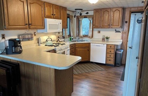 Tomahawk Cabin | Quiet waterfront cabin near Tomahawk & Minocqua, Pet friendly