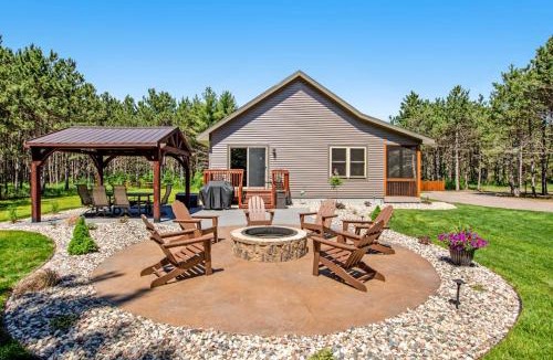 Arkdale House | Red Pine Cabin