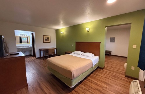 Mattoon Hotel | Relax Inn & Suites