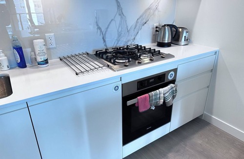 Metrotown Condo | Relocation Special/Monthly stay-New condo at Metrotown