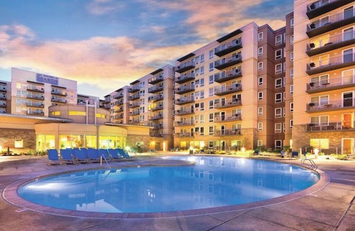 Seaside Resort | Resort with mobility accessible 1 bedroom in cool Seaside.
