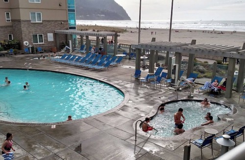 Seaside Resort | Resort with mobility accessible 1 bedroom in cool Seaside.