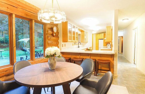Peaceful Valley House | Restored Historic Cabin l Designed for Groups