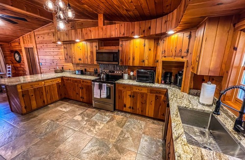 Dial Cabin | RIVER FRONT - River Run Cabin - 15 Min from Blue Ridge - 3Bd 2Bth