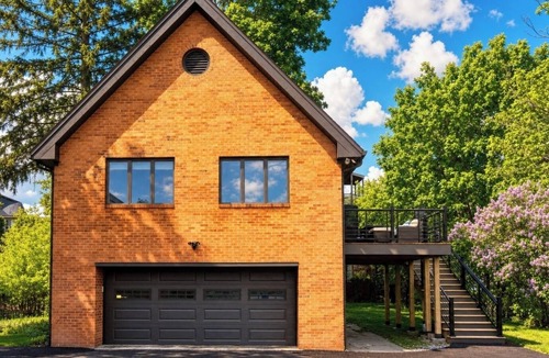 Newburgh Apartment | River Views & Deck | River Suite on Washington