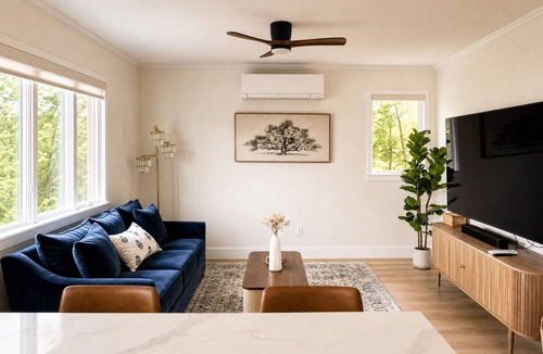 Newburgh Apartment | River Views & Deck | River Suite on Washington