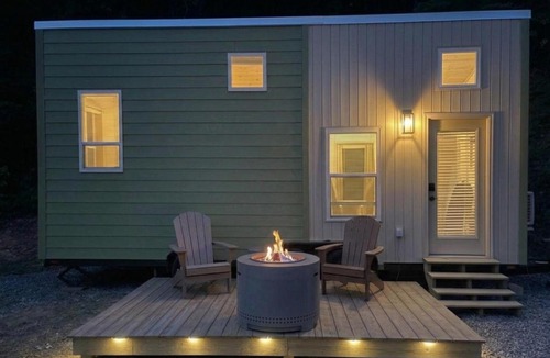 Dillsboro Apartment | Riverfront | Hikes, Rafting & Smokies Close!