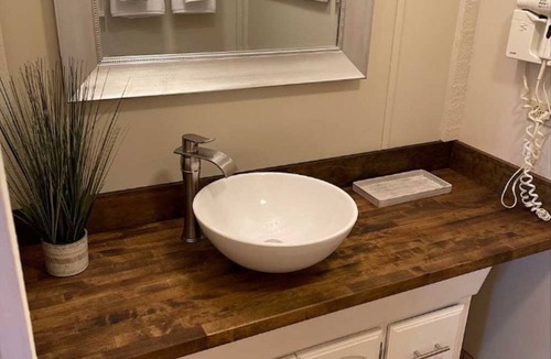 Alger Hotel | Riverside Romance: Couple Getaway with Cozy Tavern Dining & Indoor Pool Access